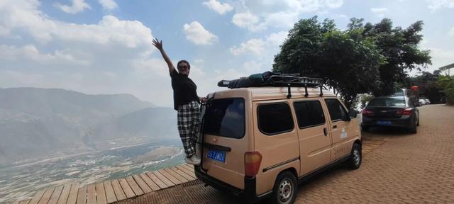 随时开摆，收入过万，这种抠搜旅游有多爽