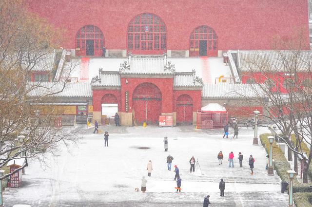 雪中鼓楼现厚重历史韵味