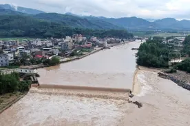 水位5天涨I0米！或迎近百年一遇洪水，北江流域这样度汛图片