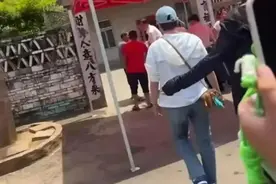 全红婵回到家乡迈合村，深夜发声：劝家门口围观者“快回去”图片