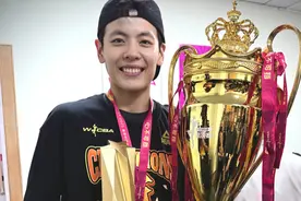 广东女篮时隔六年再夺WCBA总冠军！杨舒予成首个00后FMVP图片