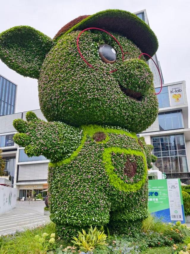 在杭州街头C位出道！最近这几个地方有点热闹，你去打卡了吗