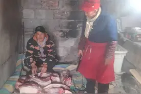 四川北川木匠“杀熊救妻”后续：和妻子已出院回家休养 正在杀猪邀请邻居吃坝坝宴图片