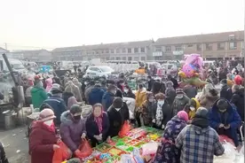 新春走基层‖赶年集喽图片