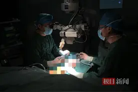 男子手臂骨折久不愈合，骨科专家巧施复合杂交手术，助其重返工作岗位图片