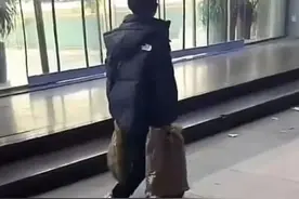 民政局回应男孩独自照顾住院父亲：其母两年前去世，镇上发放了临时救助金图片