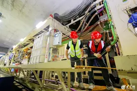 历时378天!青岛地铁2号线二期“合汉区间”右线隧道贯通图片