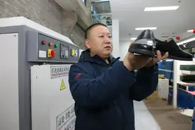 劳模匠星耀中原丨刘东伟：“心手合一”做好鞋图片