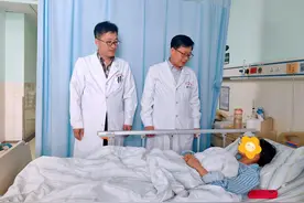 肾结核女孩24小时离不开尿袋 ，医生用肠道重建泌尿道还正常生活图片