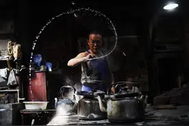 （镜观中国·新华社国内新闻照片一周精选）（13）彭镇百年老茶馆图片