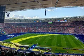 体验将举办欧洲杯决赛的非专业球场后，国足世预赛主场“唯专业球场论”有待商榷图片