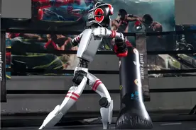 全球首个人形机器人格斗竞技赛将于5月25日举办，宇树科技参赛图片