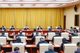 广西称对侵害未成年人犯罪零容忍！百色南宁有男教师被举报图片