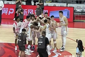 广东男篮主场不敌山西队，八强战0比3遭横扫出局图片
