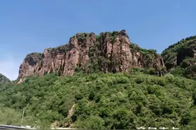 山东的意思，就是站在太行之巅眺望齐烟九点图片