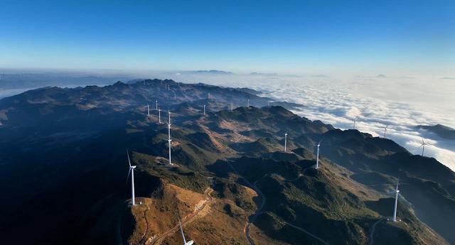 老黑山：凝冻初晴绘就“千里江山”图卷