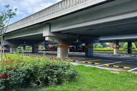 丰台区13座桥下空间停车场将启用，居民停车优惠价格公布图片