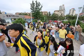2025年烟台中考启幕，五万余名学子“赶考”图片