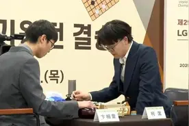 柯洁遭意外，落泪回应退赛：巨大创伤、“永不妥协”！图片