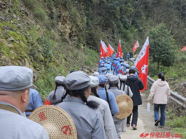 第四届武陵山杜鹃文化节在通道举行
