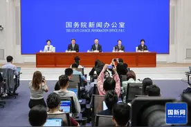 广东省常务副省长张虎：进一步深化电信、医疗、金融等重点领域服务业开放图片