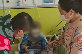 看哭了！四岁男孩患上白血病 妈妈辞职遭拒 结局暖心……图片