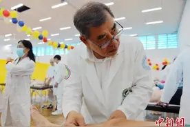 巴西中医义诊二十余载  展现医者仁心图片