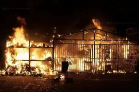 快递出意外谁买单？怎么理赔？律师这样说>>图片