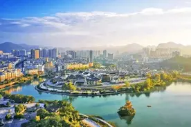 铜仁市委书记李作勋：在改革中扬长补短固根基奋力推进绿色铜仁现代化建设图片