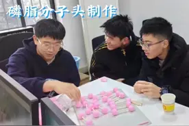 手工雕刻、橡皮泥拼接，明德中学学生制作的生物模型让人眼前一亮图片