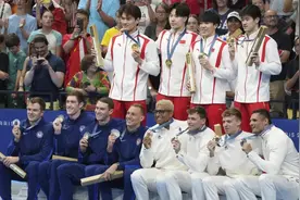 人类首次游进46秒内！“潘展乐你到底能游多快？能不能给个准数”图片