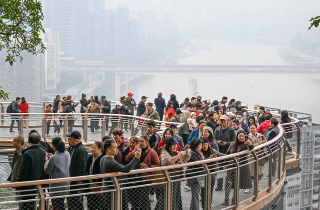 重庆鹅岭栈桥成为旅游新地标