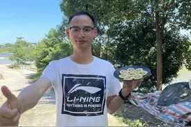 从被压价收购到出口海外 四川小伙带乡亲卖水果年销售8000多万元｜我们村的年轻人图片