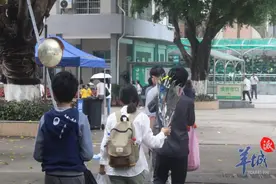 广州迎来首个祭扫小高峰图片