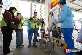 超量、跳枪？加油站“猫腻”的真相是……图片