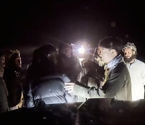 人间丨“80后”夫妻开国产防弹车240天穿越中东15国：曾被伊拉克士兵护送，真切感受到祖国的强大