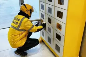 热闻|外卖柜面向骑手收费引争议，该向谁收费？图片