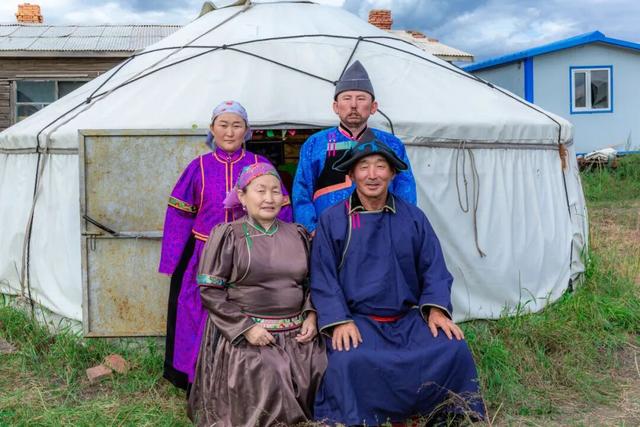 欢迎来到，秋天的廊道