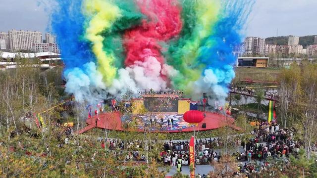 十一国庆节，靖宇公园盛大开园