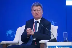 「经济发展」朱民：2025——全球经济在不确定性中踽踽前行图片