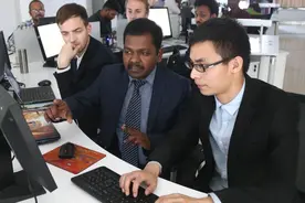 美国H-1B签证费暴涨后，中国的K字签证成了印度头条新闻图片