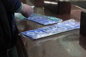 19连跌！沪牌竞拍人数逐月下降，原因何在？图片