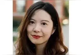 刚破格晋升为教授的“95后”叶紫薇，重回中学母校招生图片