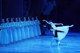 中央芭蕾舞团迎来65周年团庆最高潮，近4小时超规格“生日宴”回馈观众图片