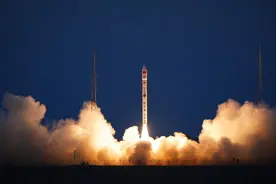 泡泡玛特上太空了？首个进入太空的潮玩公仔是它图片