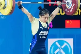 湘妹子罗诗芳今夜举重冲金，父亲：她说训练和种地一样不累，不出意外她能夺冠图片