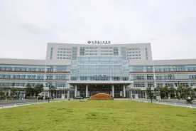 肇庆怀集县人民医院新院通过竣工验收，专科门诊开诊图片