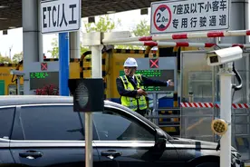 最新路况：浙江多条高速大流量缓行 进口关闭图片
