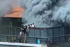 在人员密集场所突遇火灾怎么办？这份逃生指南请收好图片