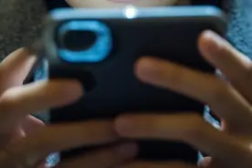 殷勤“榜一大哥”打赏后和主播按比例分钱！警惕这种新型洗钱产业链图片